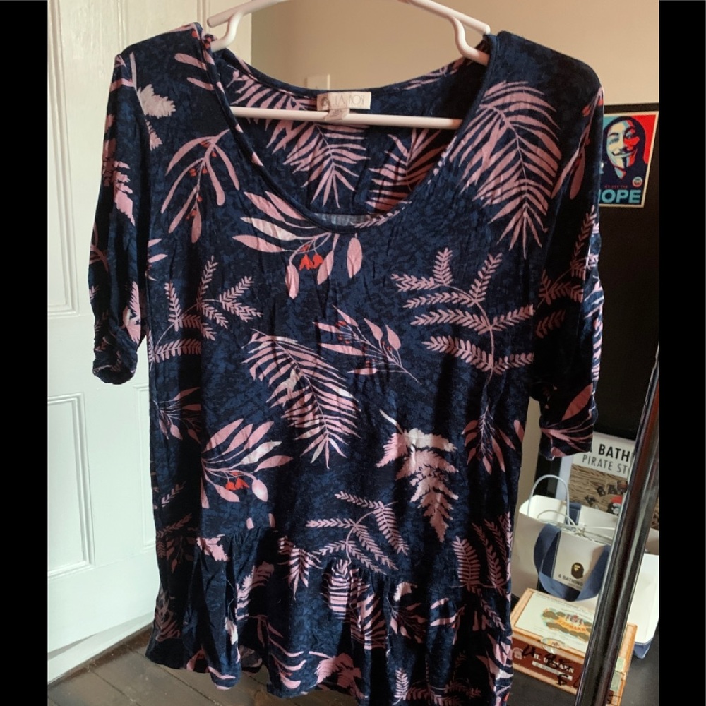 Lila Rose: Floral drop-waist top